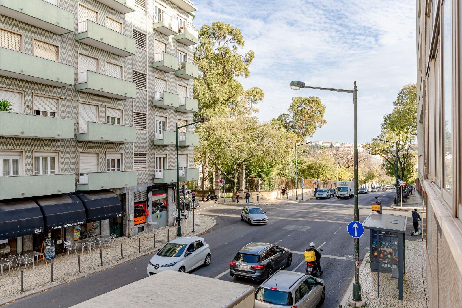 T1 com amplo terraço à Gomes Freire - Lisboa - Image 23